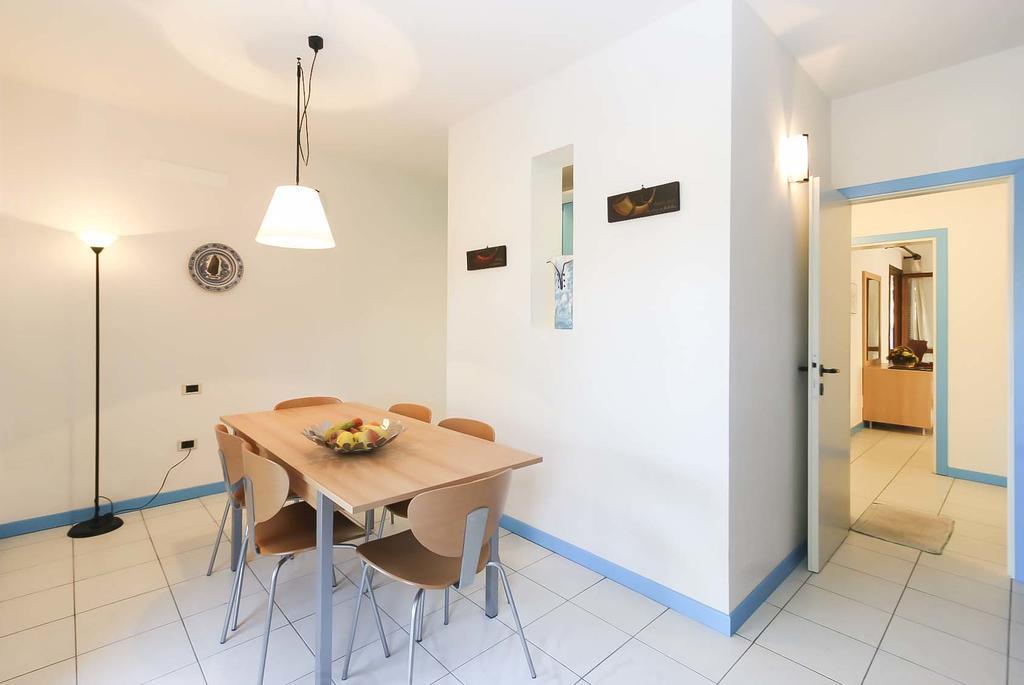 Il Porto Trilocale Nr.7 Apartment ปอร์โตอัซซูร์โร ภายนอก รูปภาพ