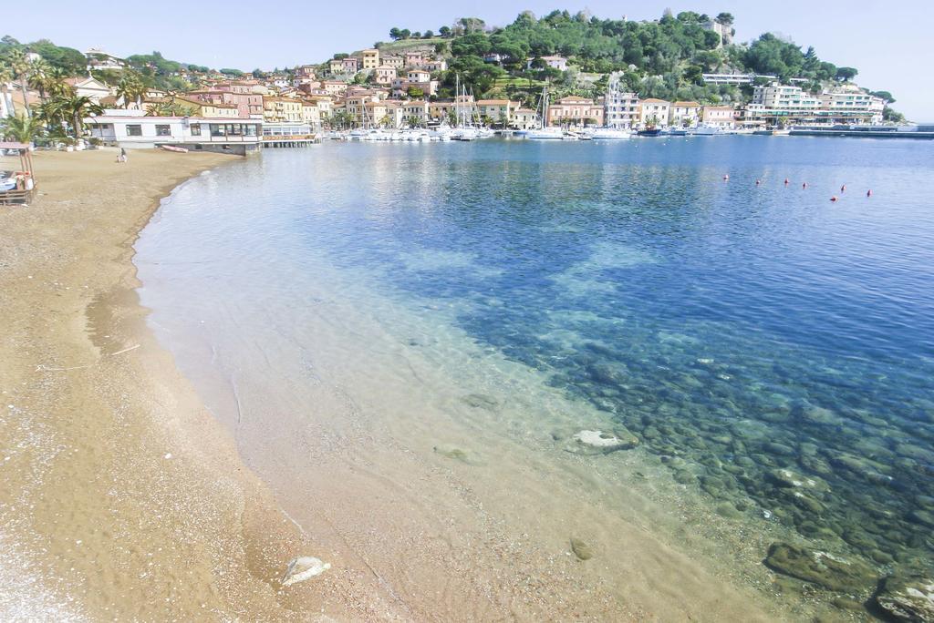 Il Porto Trilocale Nr.7 Apartment ปอร์โตอัซซูร์โร ภายนอก รูปภาพ
